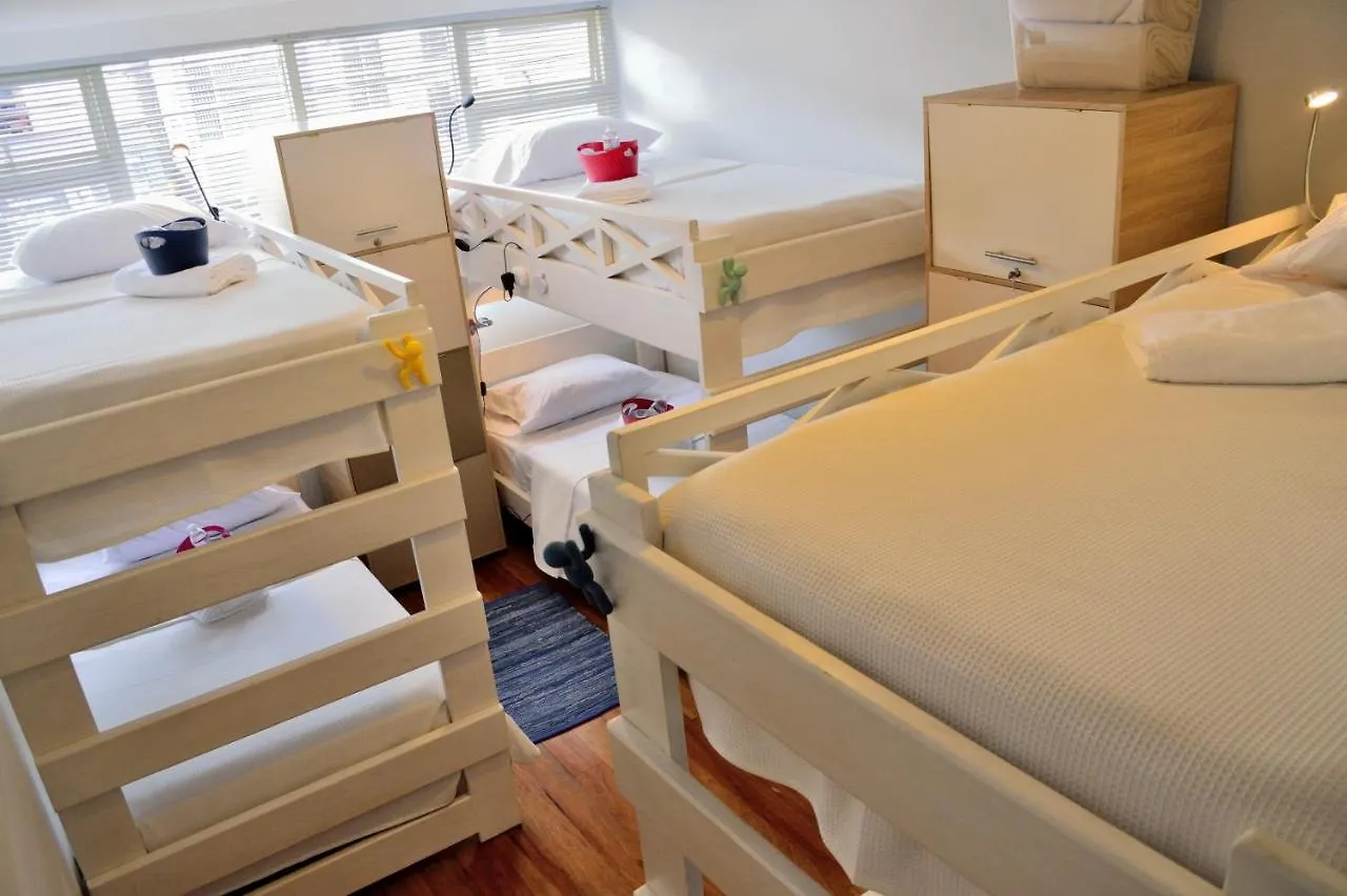 Mad Nomad Hostel Bogota